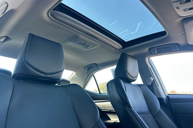 Used 2017 Toyota Corolla SE w/ Carpet Mat Package (TMS) image 15