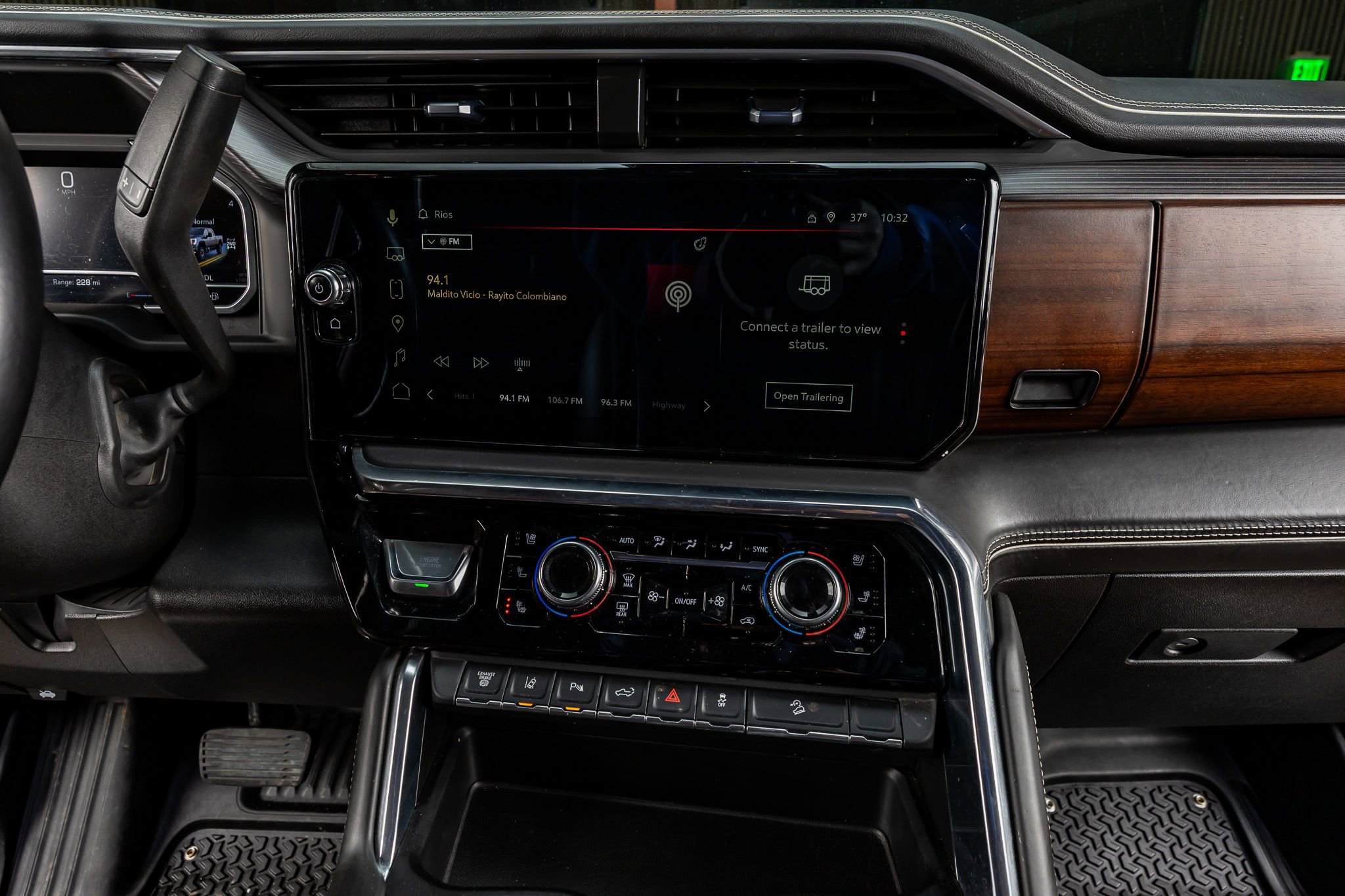 Used 2024 GMC Sierra 2500 Denali Ultimate image 23