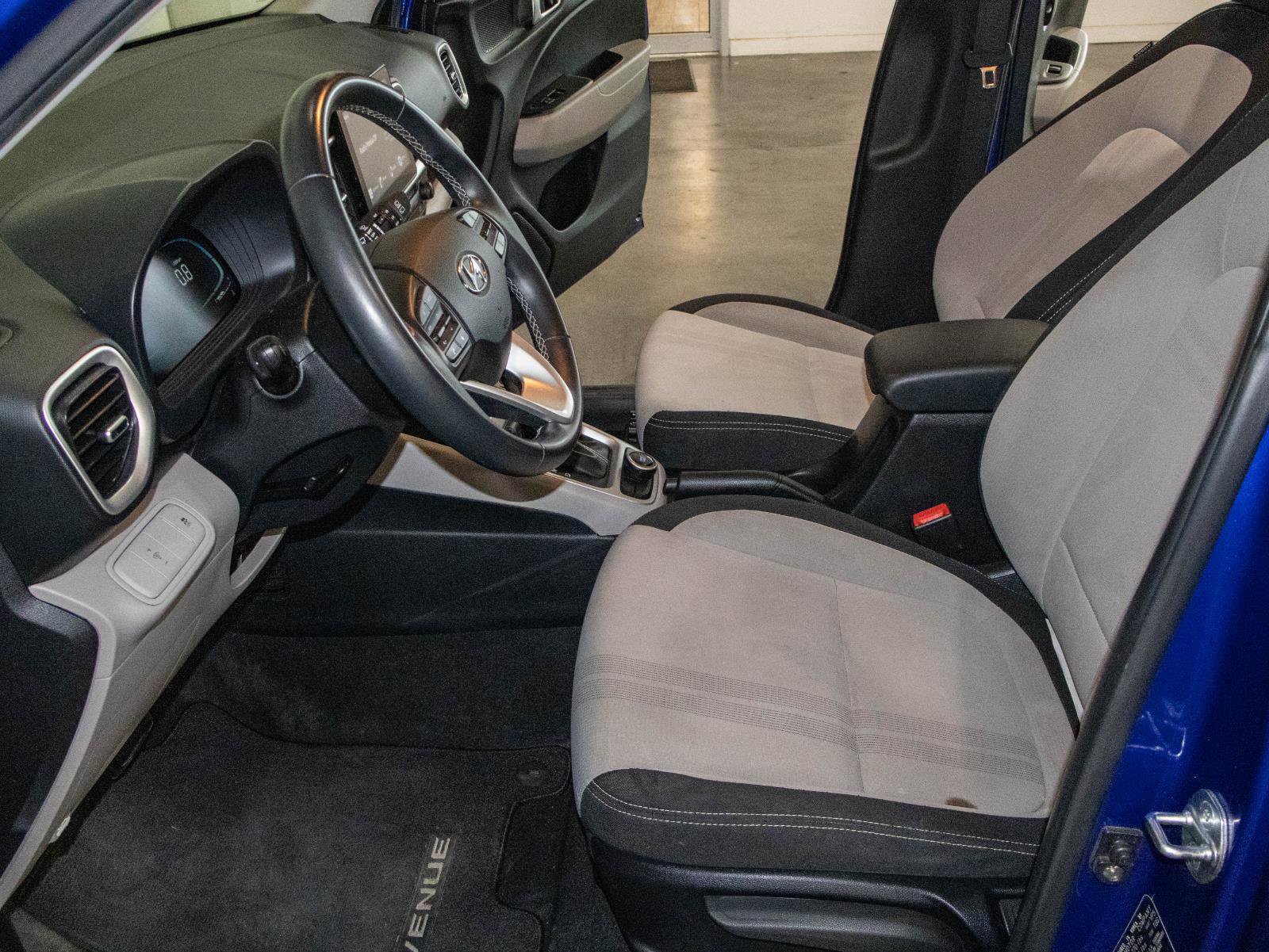 Used 2023 Hyundai Venue SEL FWD image 7