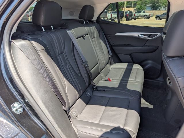 Used 2025 Buick Envision Avenir AWD/4WD image 29
