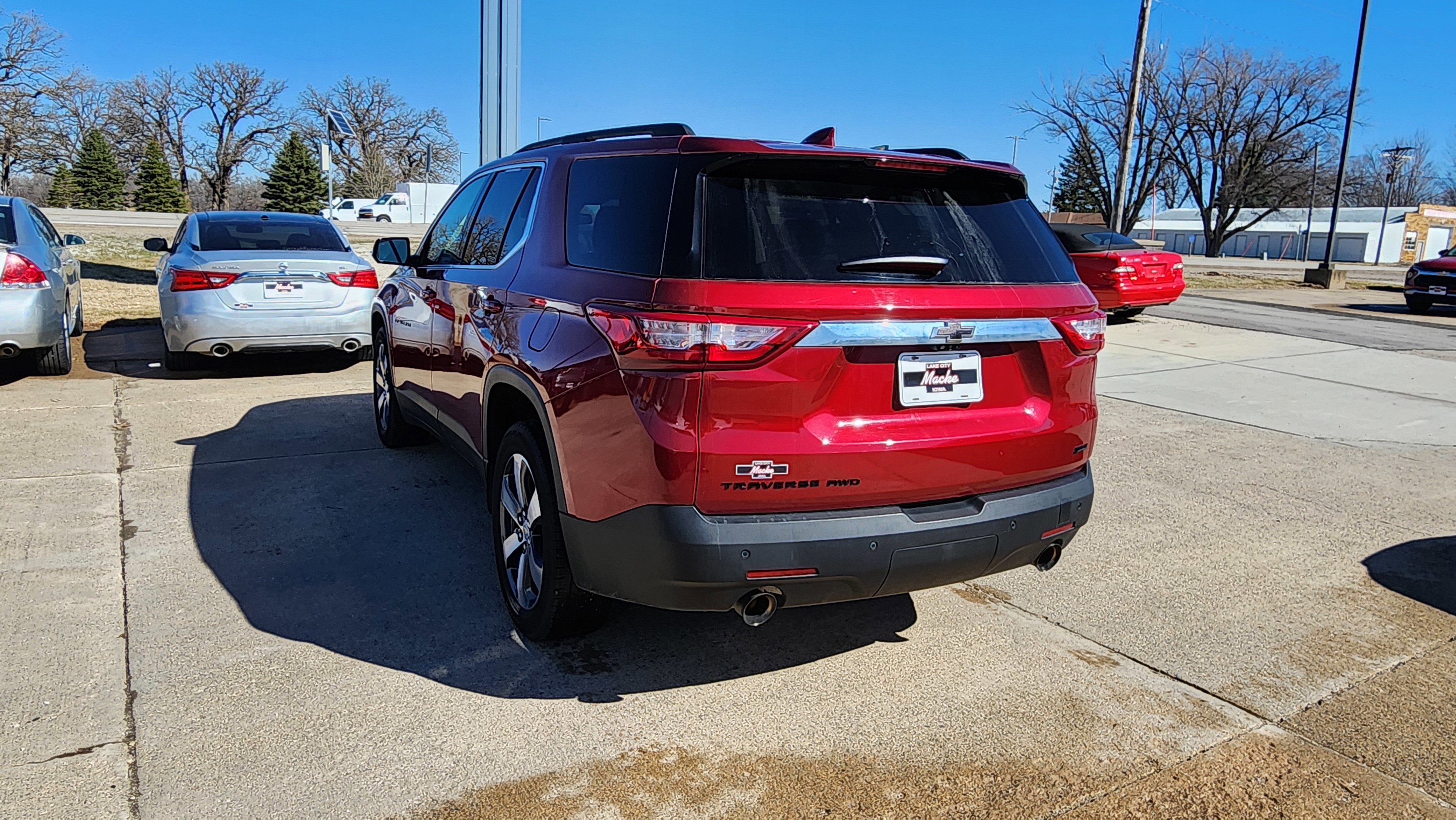 Used 2020 Chevrolet Traverse LT w/ LT Premium Package image 7