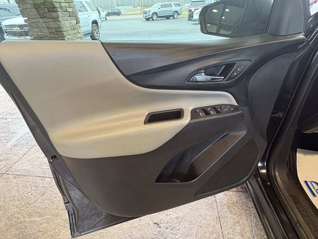 Used 2022 Chevrolet Equinox LS image 19