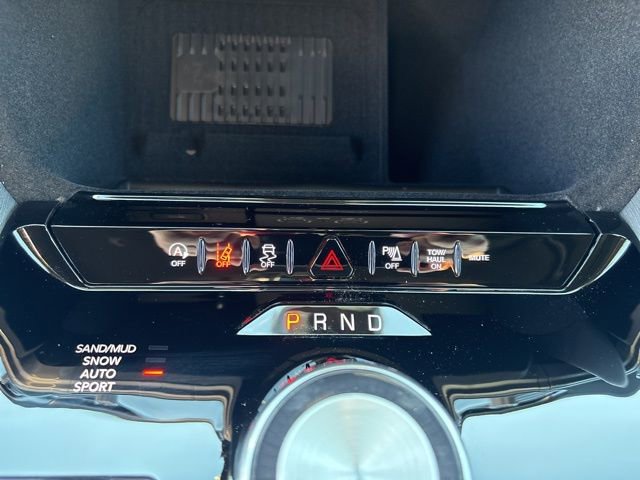 New 2026 Jeep Grand Wagoneer 4WD image 39