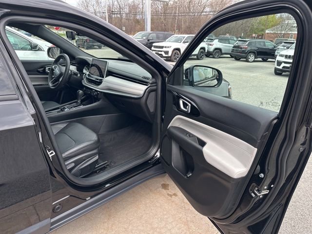 Certified 2023 Jeep Compass Limited image 12