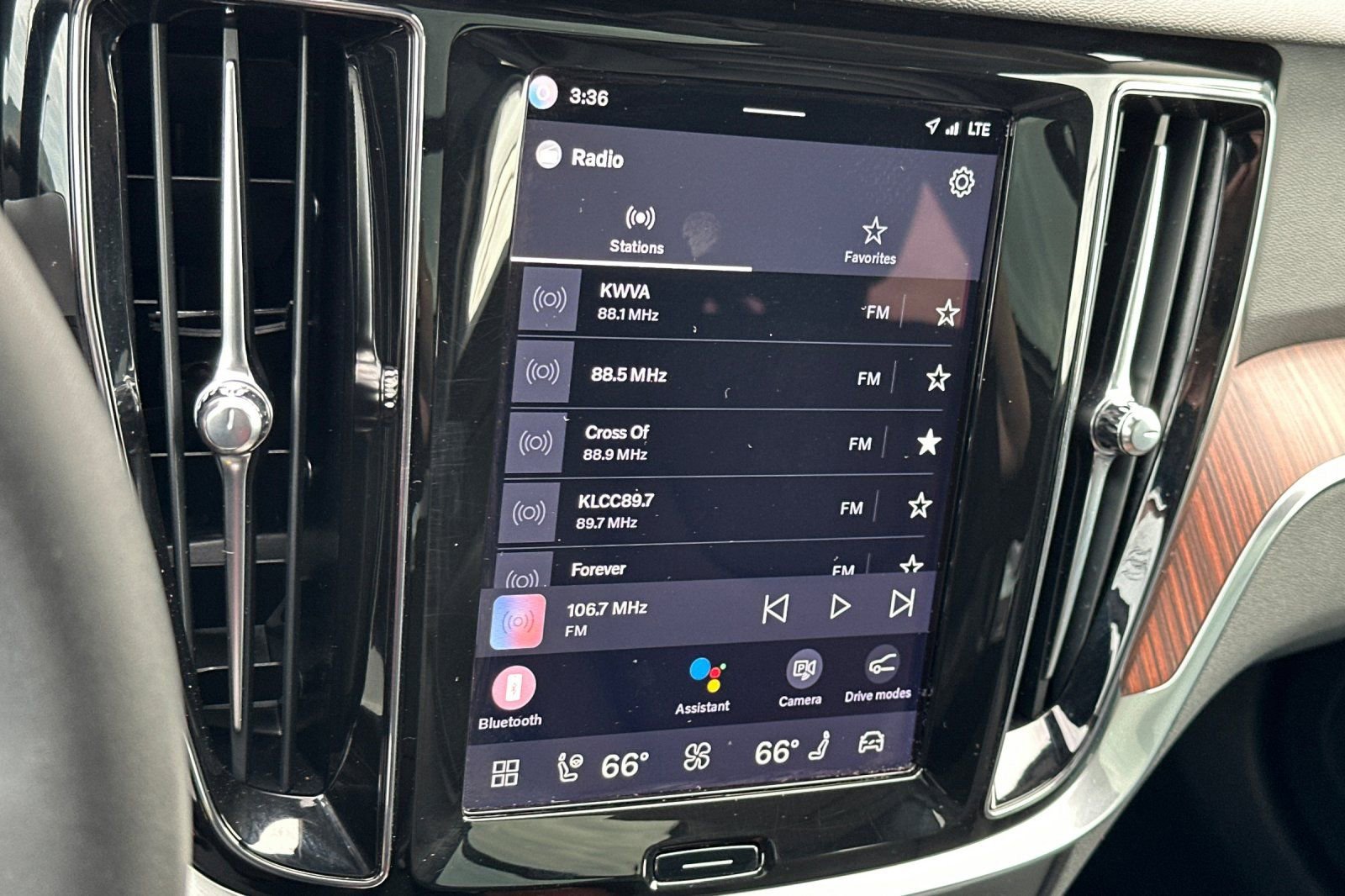 Used 2025 Volvo V60 B5 Cross Country Plus image 19