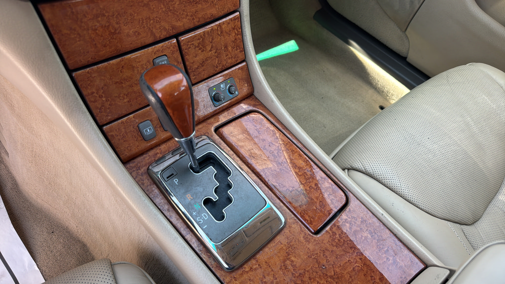 Used 2004 Lexus LS 430 w/ Modern Luxury Pkg RWD image 23