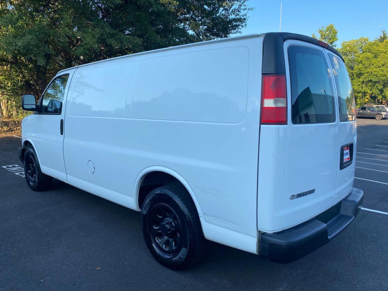 Used 2013 Chevrolet Express 1500 image 3