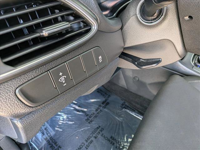 Used 2018 Hyundai Elantra GT image 12