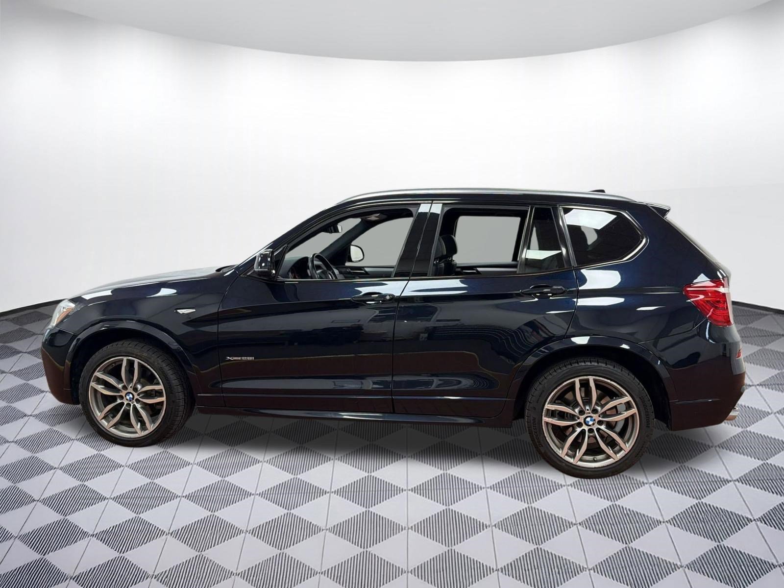 Used 2016 BMW X3 xDrive28i AWD/4WD image 2