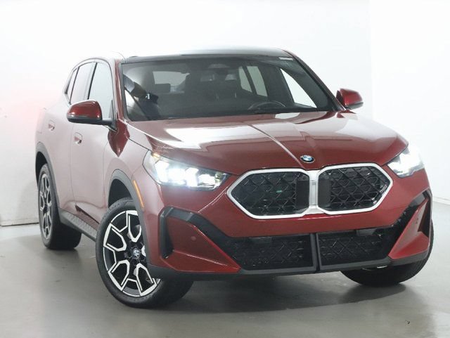Used 2026 BMW X2 xDrive28i AWD/4WD image 2