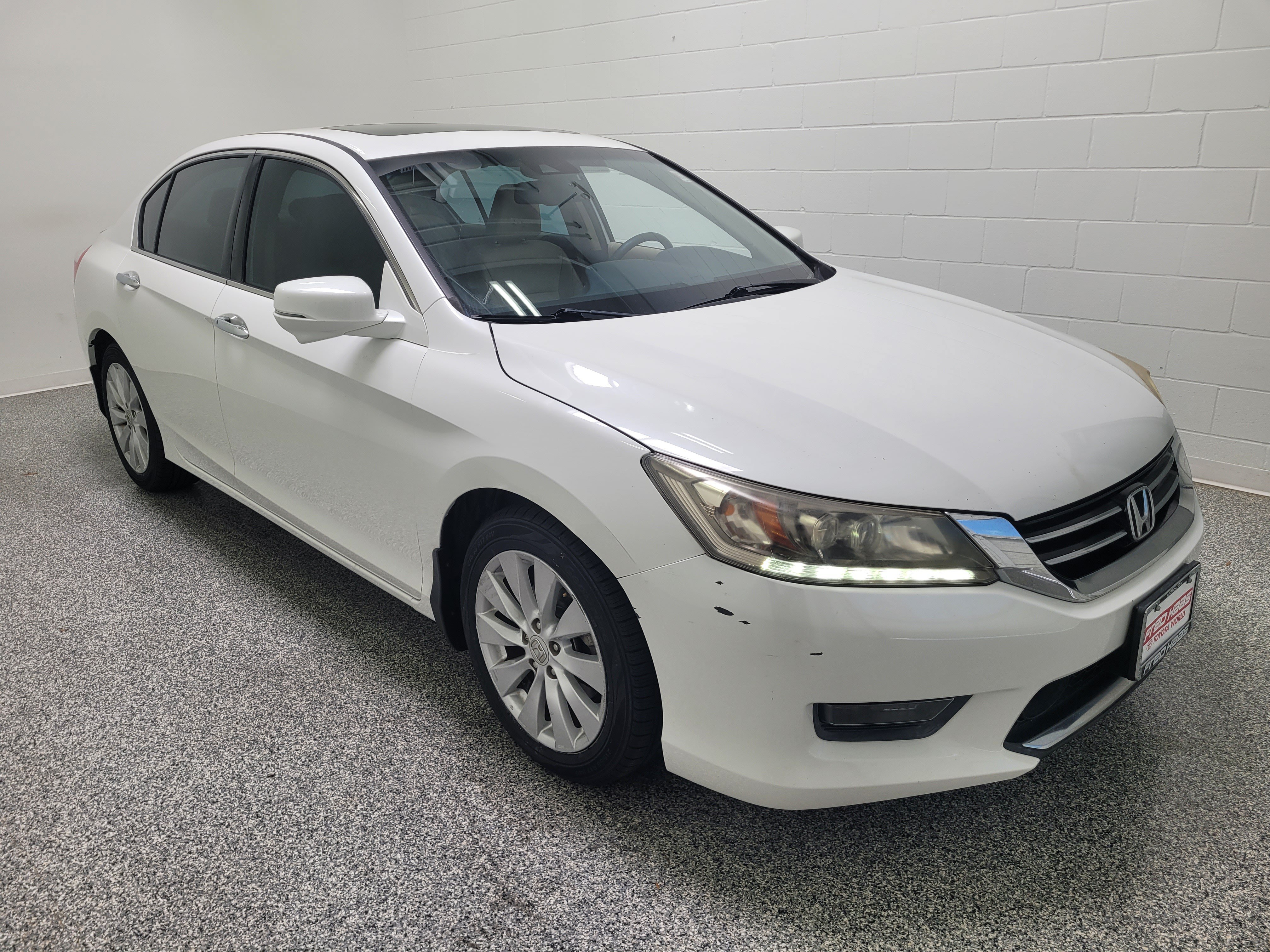 Used 2014 Honda Accord Touring image 3