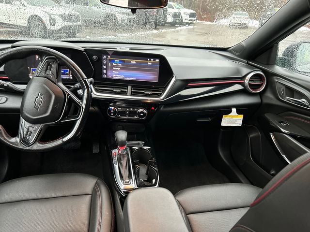 Used 2025 Chevrolet Trax RS w/ Driver Confidence Package image 15