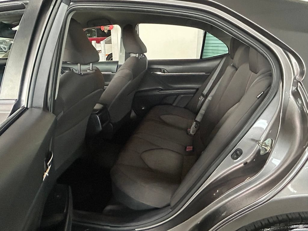 Used 2020 Toyota Camry LE FWD image 9