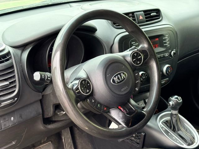 Used 2015 Kia Soul + FWD image 10