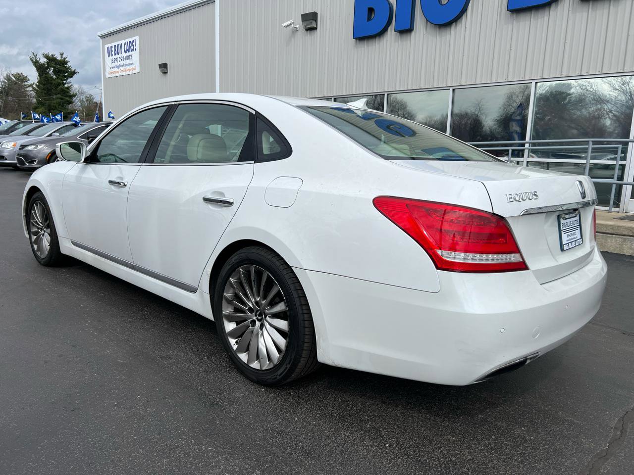 Used 2014 Hyundai Equus Signature RWD image 3