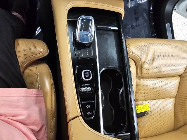 Used 2021 Volvo XC90 T8 Inscription w/ Protection Package Premier AWD/4WD image 18