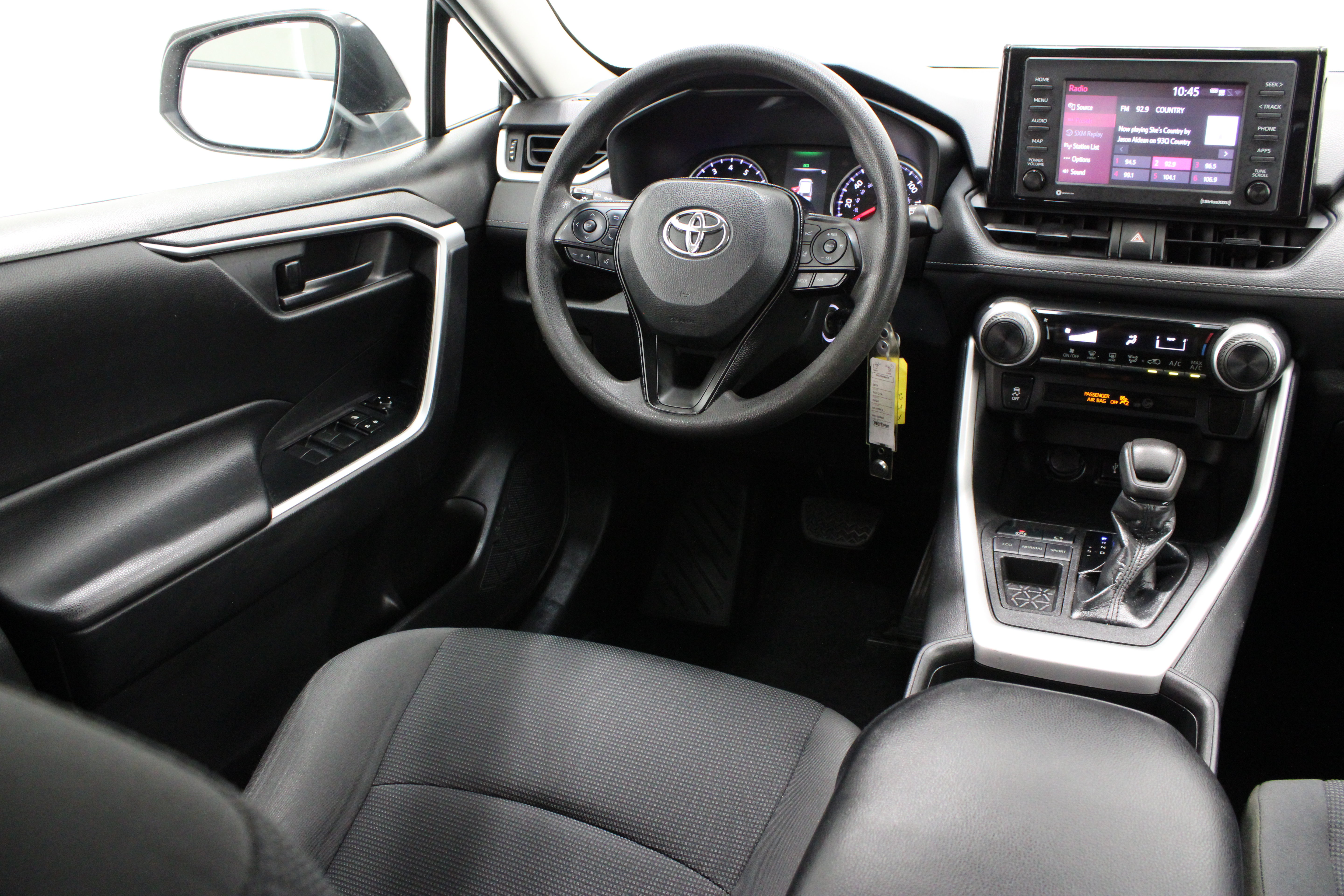 Used 2021 Toyota RAV4 LE FWD image 26