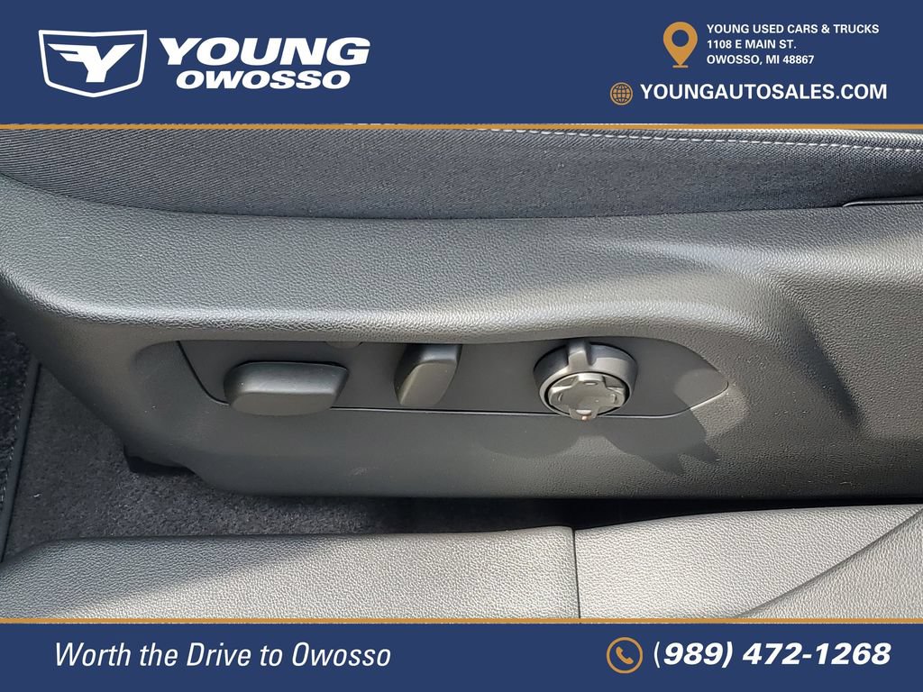 Used 2025 Buick Envision Avenir AWD/4WD image 8