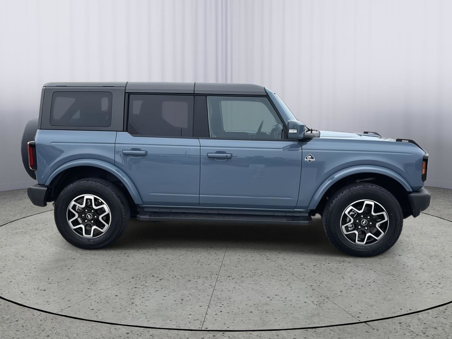 Used 2023 Ford Bronco Outer Banks image 6