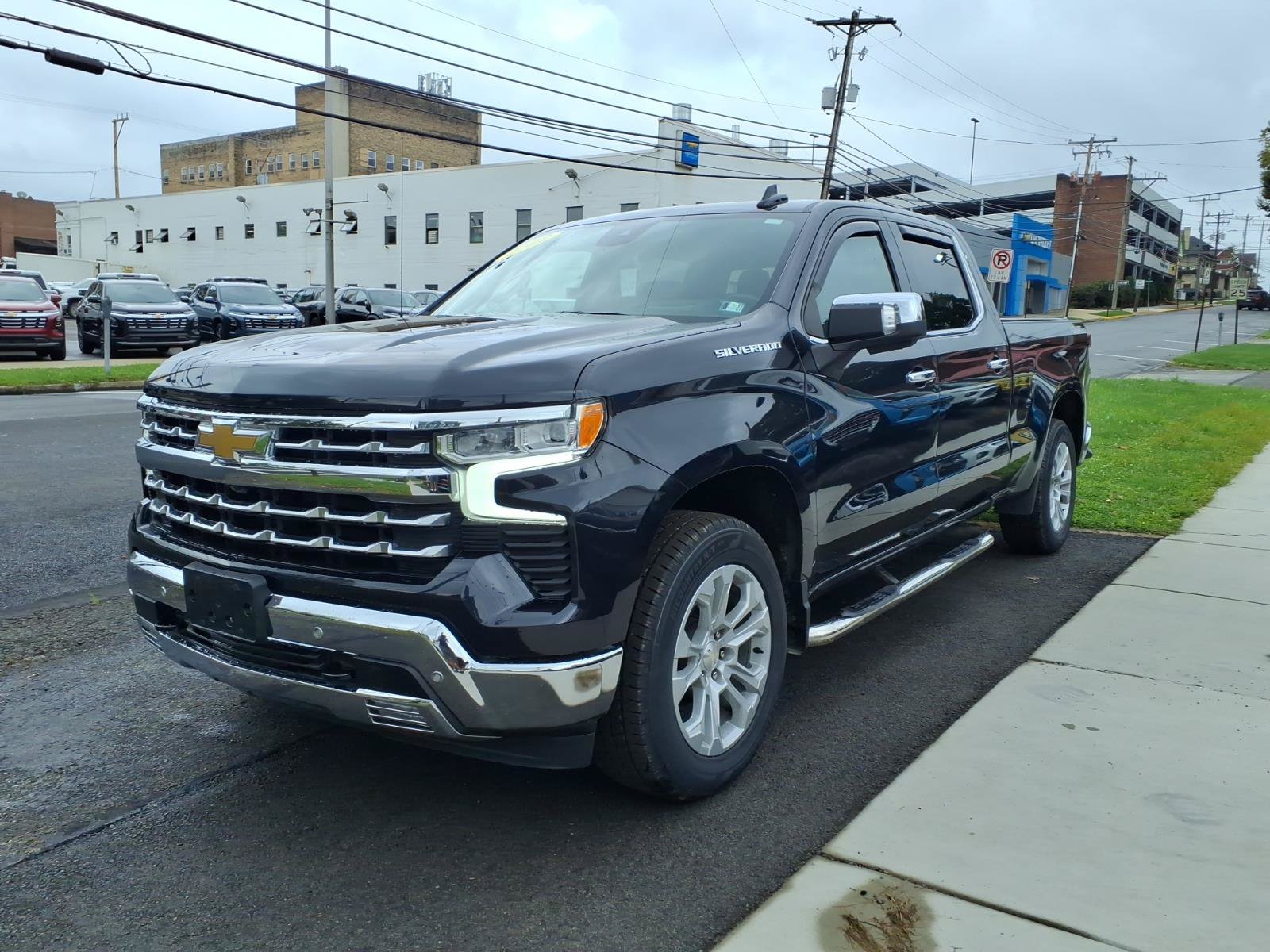 Certified 2022 Chevrolet Silverado 1500 LTZ w/ Technology Package AWD/4WD image 9