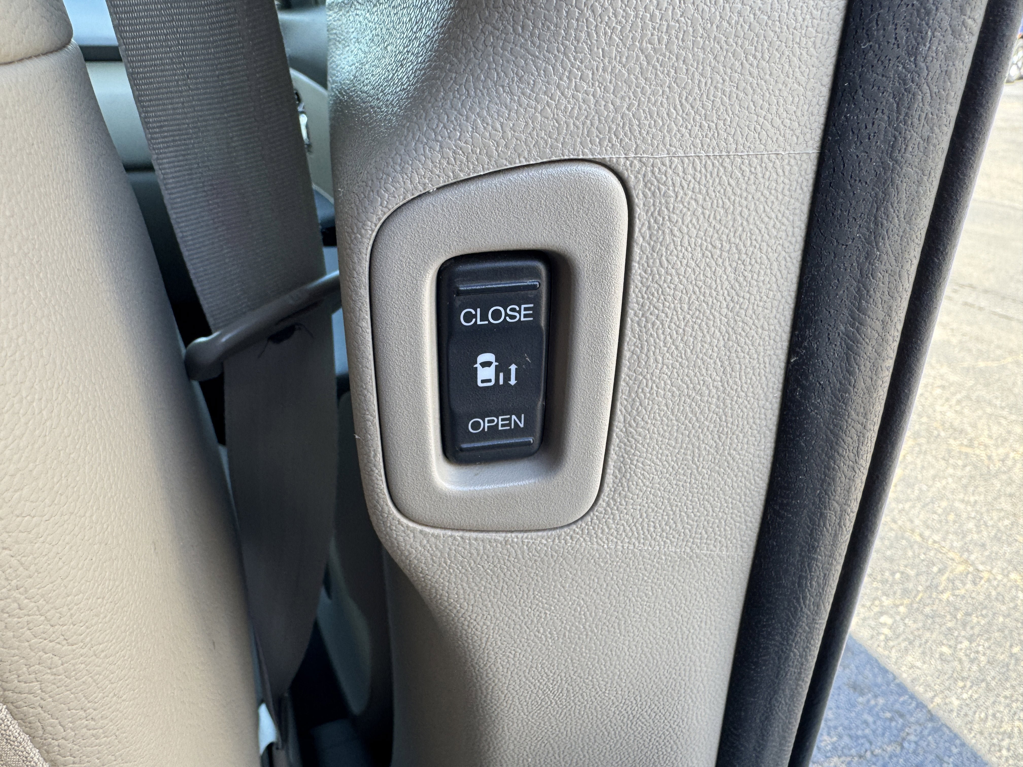 Used 2014 Honda Odyssey Touring Elite image 34