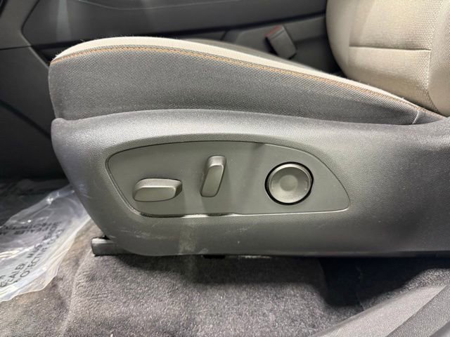 Certified 2025 Chevrolet Traverse LT image 14