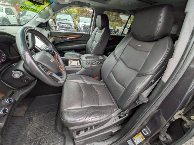 Used 2017 Cadillac Escalade ESV Premium Luxury AWD/4WD image 7
