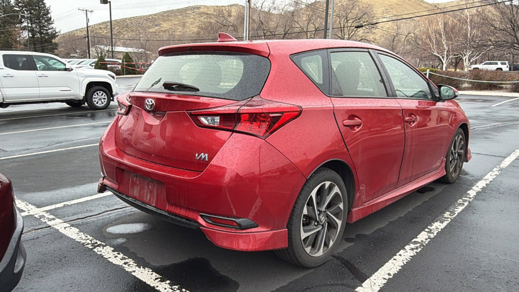 Used 2018 Toyota Corolla iM w/ Carpet Mat Package (TMS) image 2