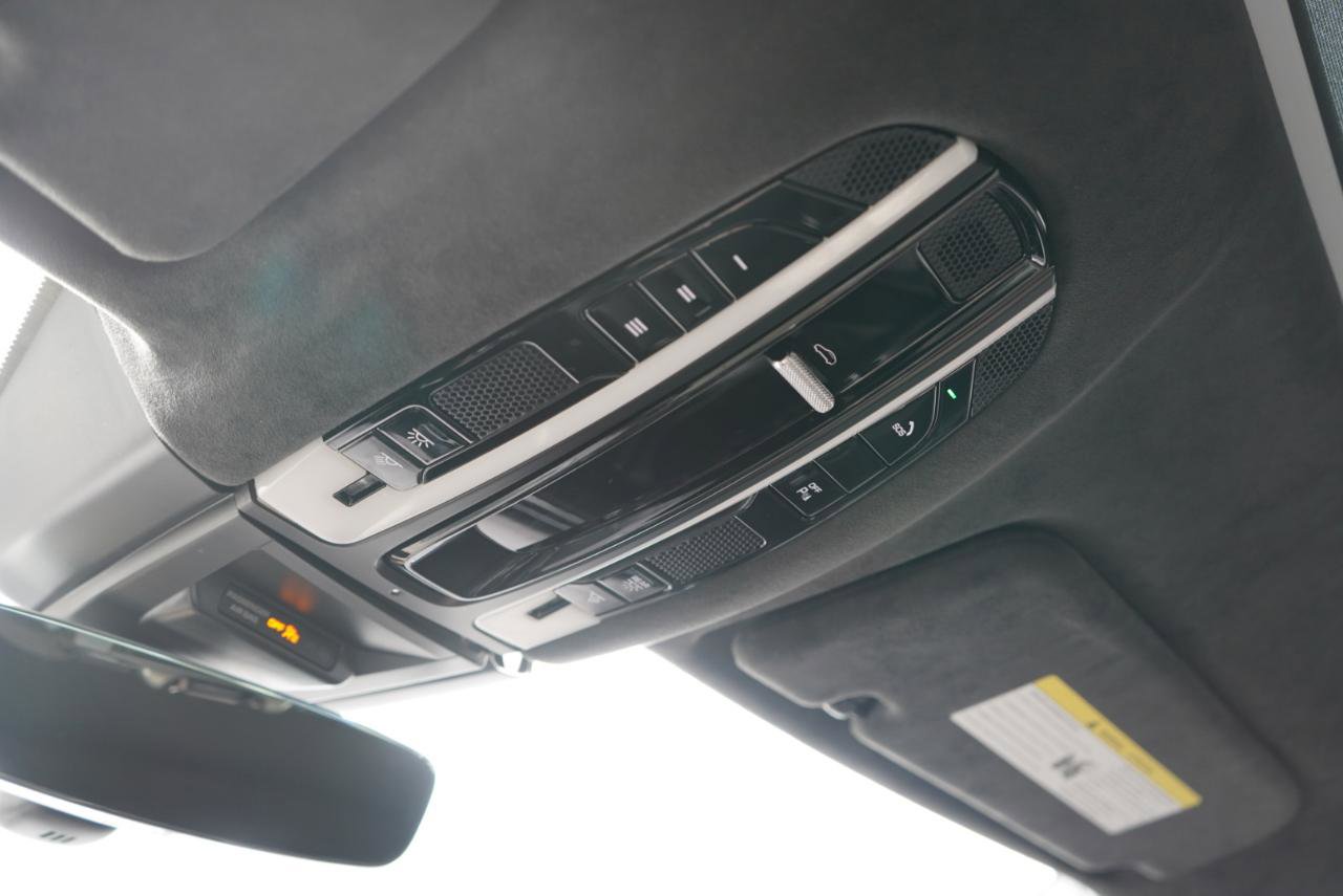 Used 2021 Porsche Cayenne Turbo image 46