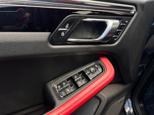 Used 2019 Porsche Macan AWD/4WD image 11