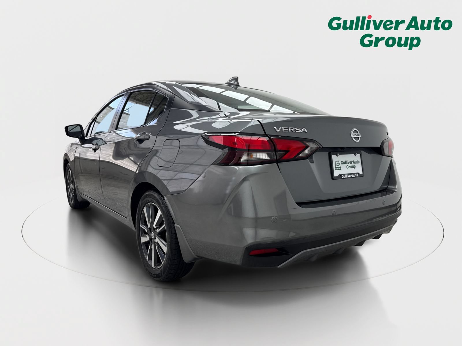 Used 2021 Nissan Versa SV FWD image 5