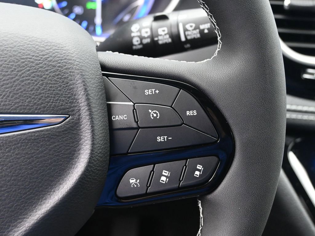 New 2026 Chrysler Pacifica Select w/ S Appearance Package FWD image 10
