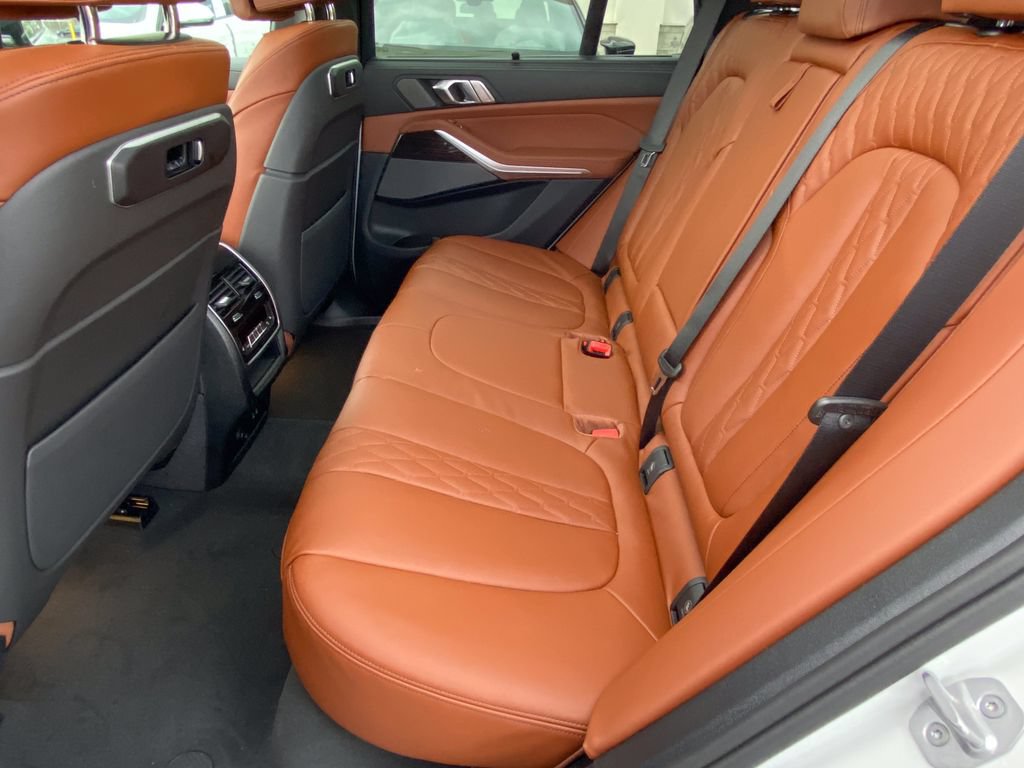 New 2026 BMW X5 xDrive40i w/ M Sport Package AWD/4WD image 38