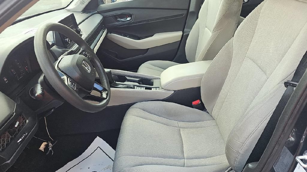 Used 2025 Honda Accord SE image 2