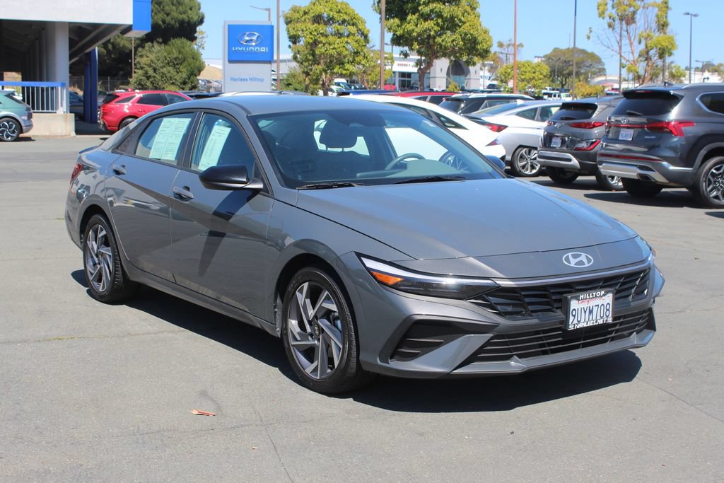 Used 2025 Hyundai Elantra Sport FWD image 5