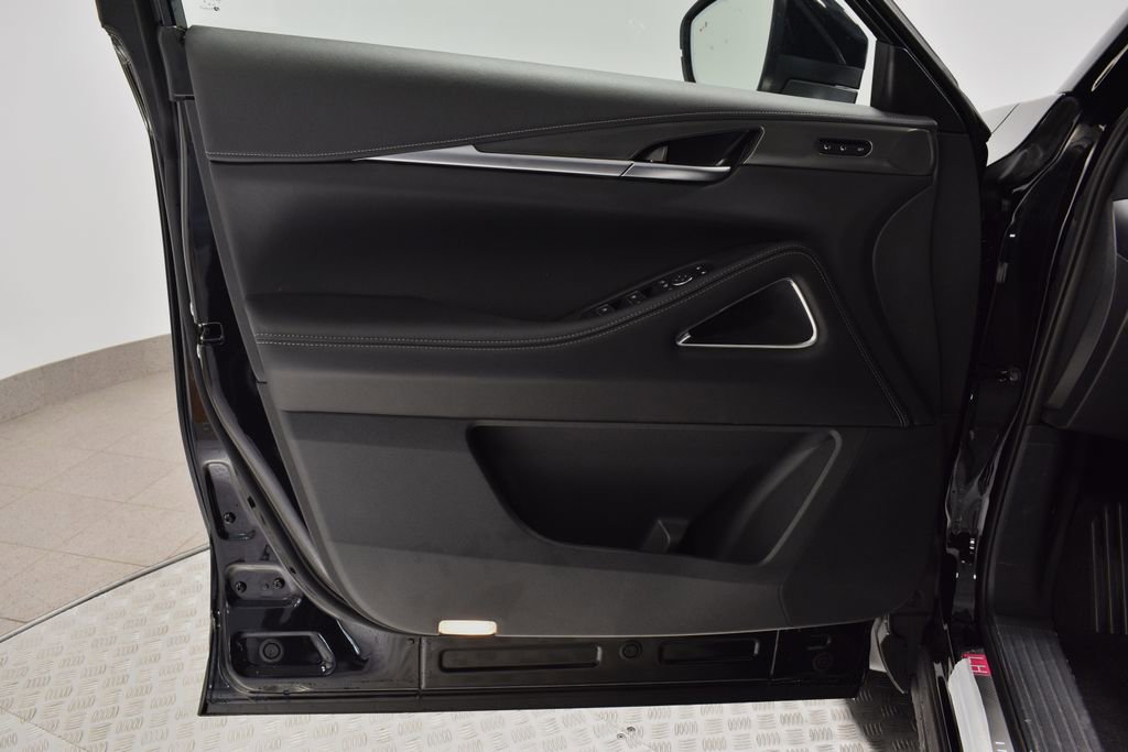 New 2026 INFINITI QX60 Luxe w/ Family Package image 9