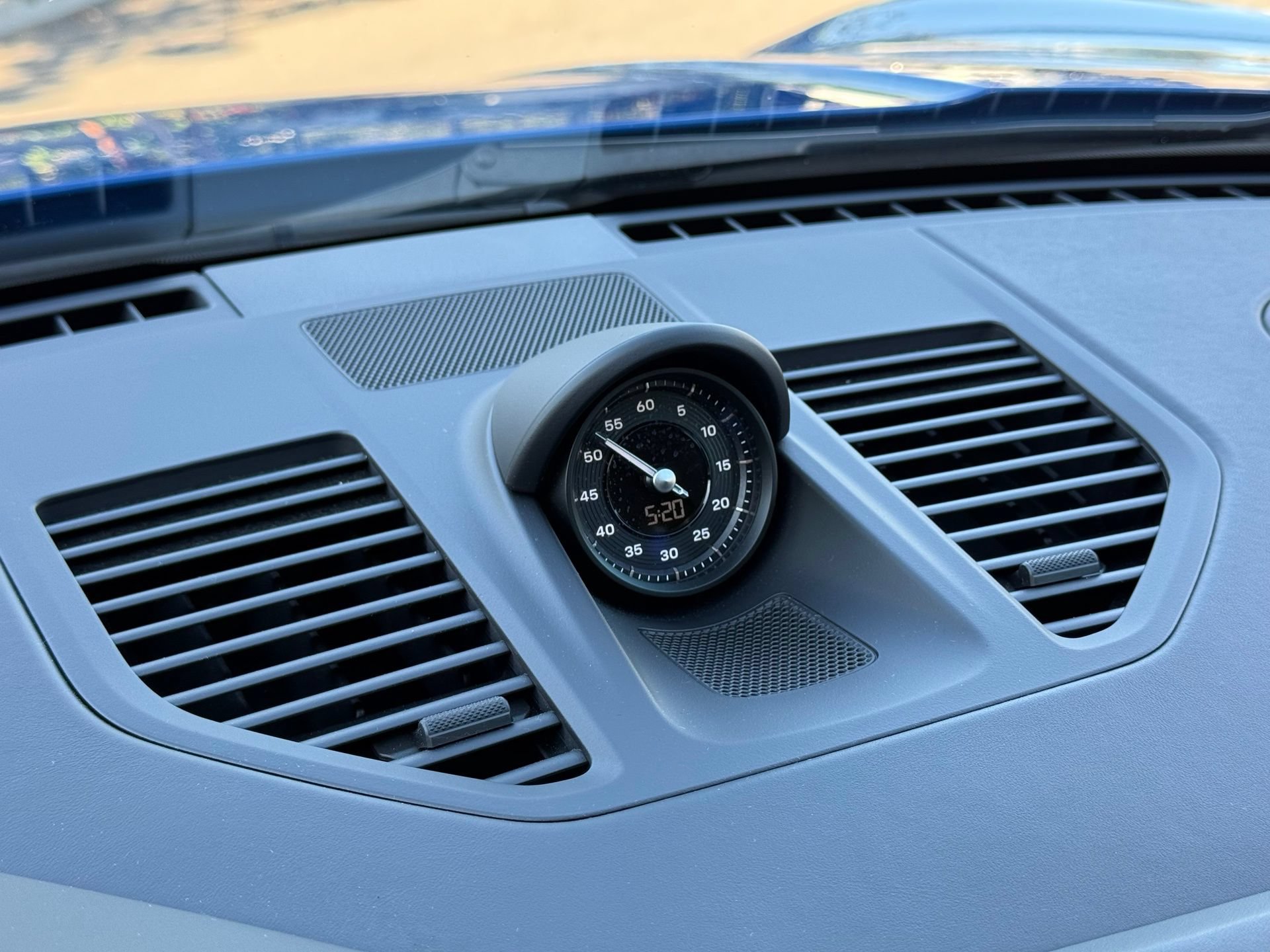 Certified 2025 Porsche 911 Carrera 4 GTS AWD/4WD image 18