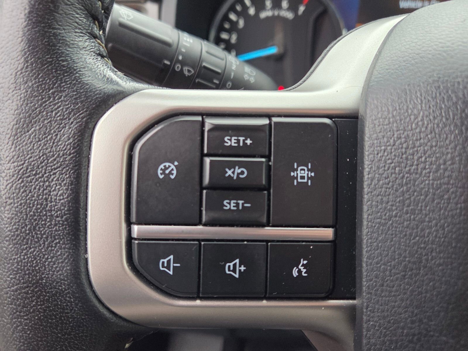 Used 2024 Ford Expedition Max XLT image 28