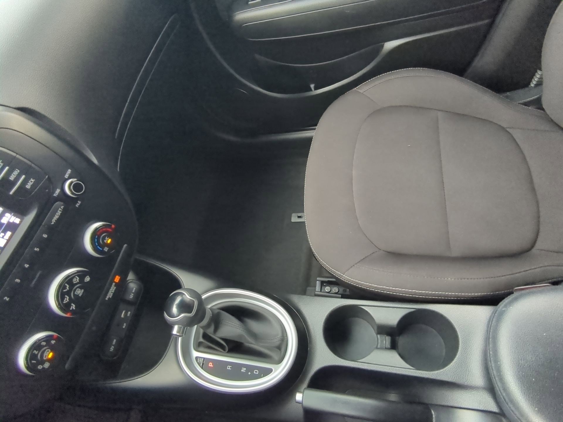 Used 2018 Kia Soul FWD image 16