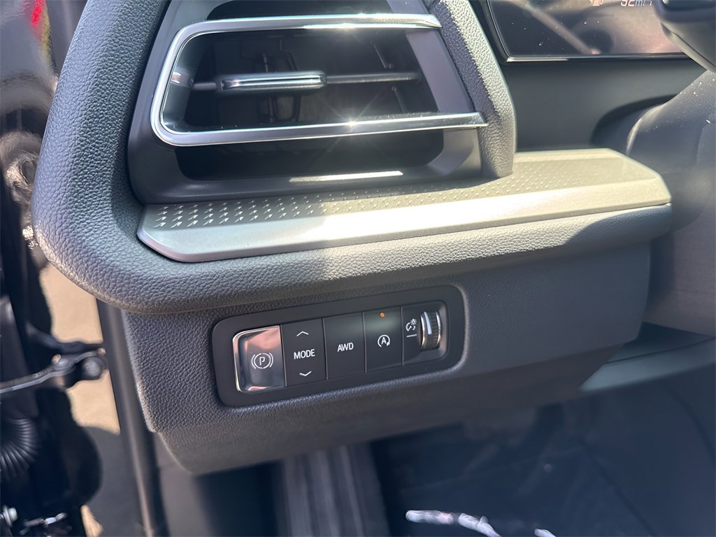 New 2025 Chevrolet Traverse LT image 18