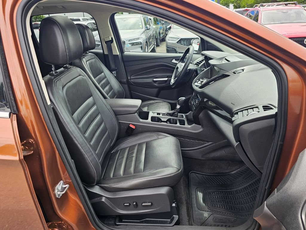 Used 2017 Ford Escape Titanium w/ Canadian Touring Package AWD/4WD image 30