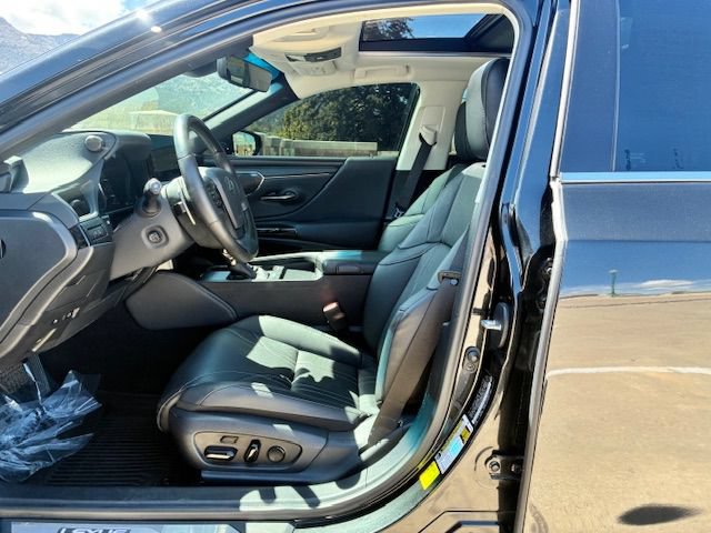 Used 2024 Lexus ES 350 Ultra Luxury w/ Accessory Package (Z1) FWD image 11