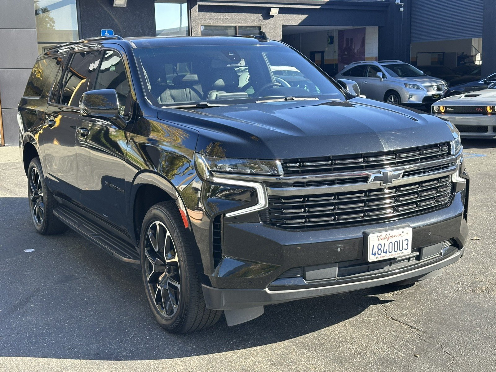 Used 2022 Chevrolet Suburban RST w/ Luxury Package AWD/4WD image 6