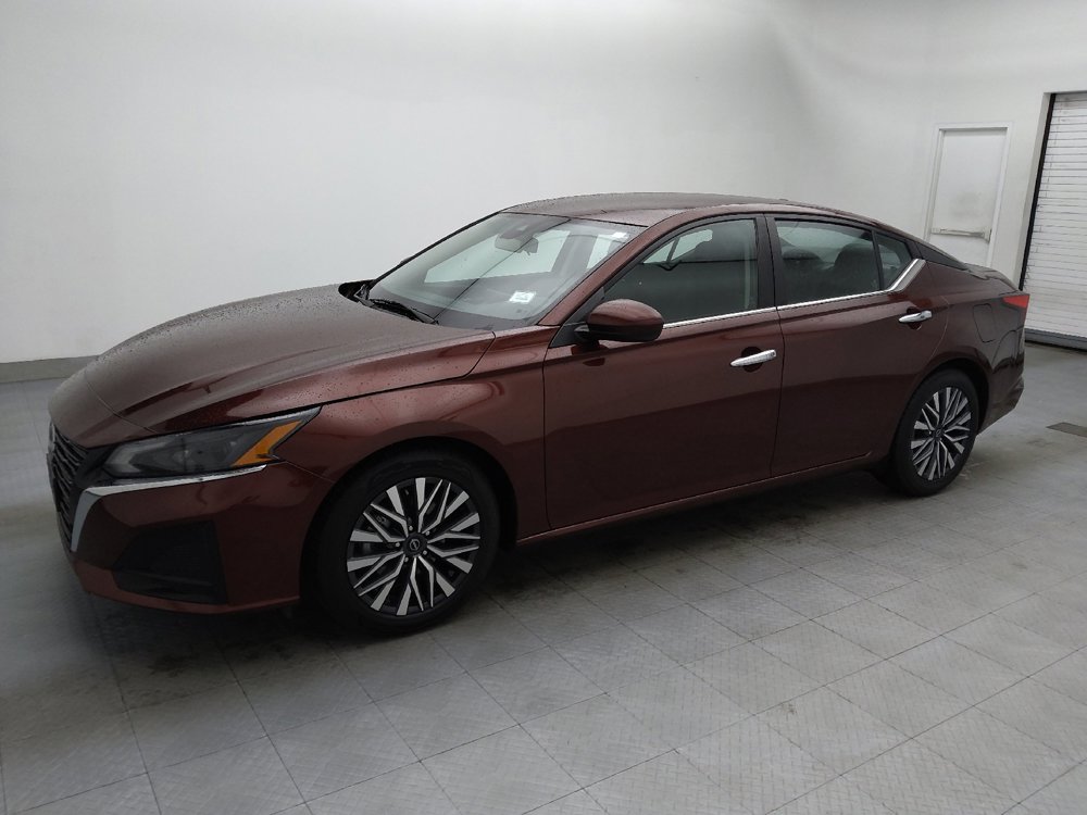 Used 2023 Nissan Altima 2.5 SV image 2