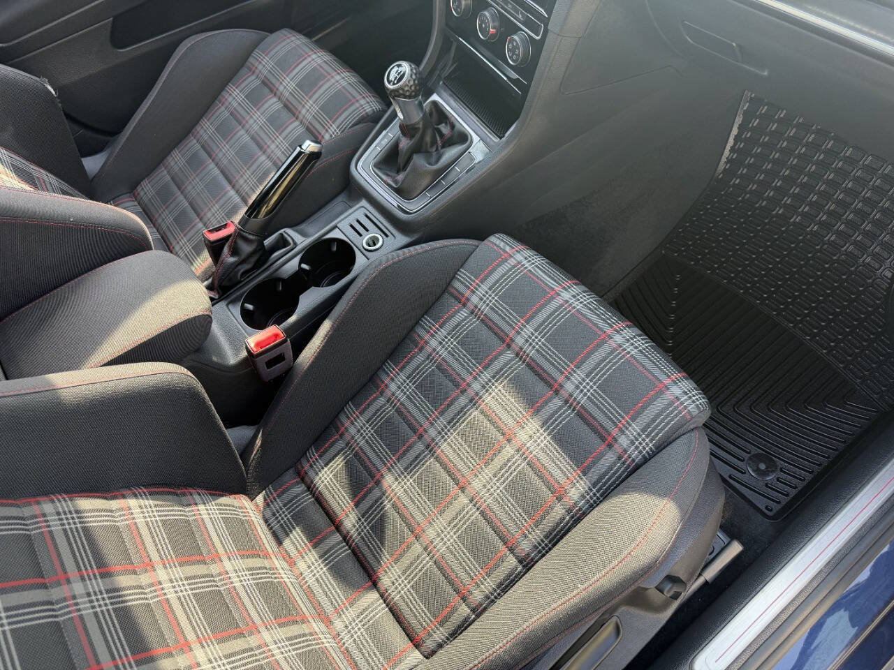 Used 2019 Volkswagen GTI S FWD image 26