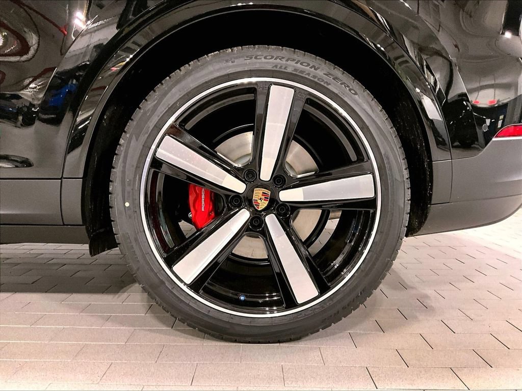 Used 2026 Porsche Cayenne S AWD/4WD image 13