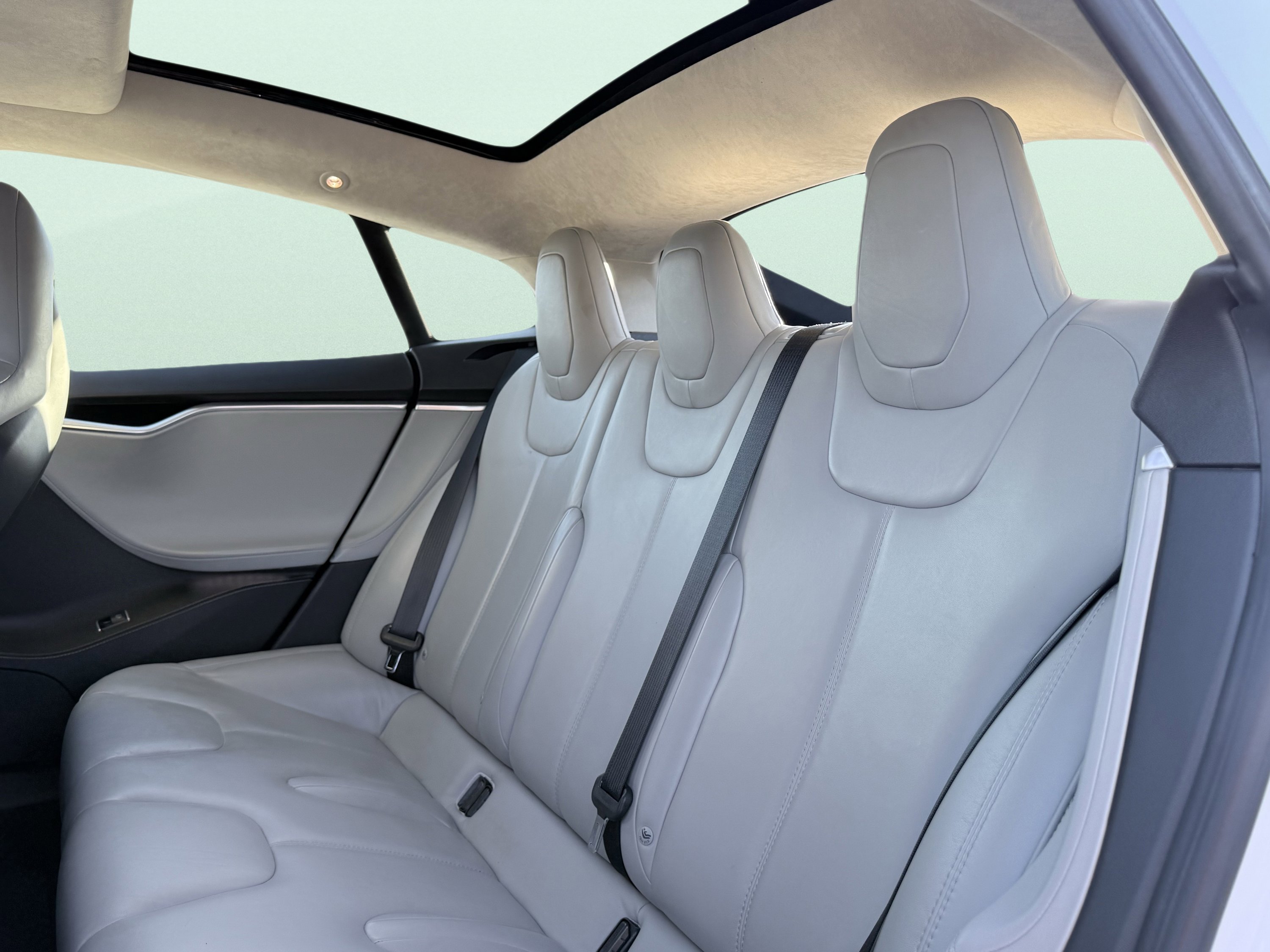 Used 2016 Tesla Model S 60 image 22