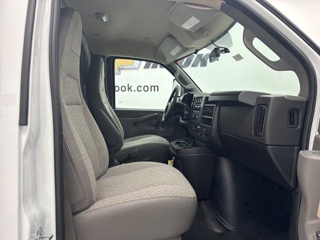New 2026 Chevrolet Express 3500 w/ Power Convenience Package image 34