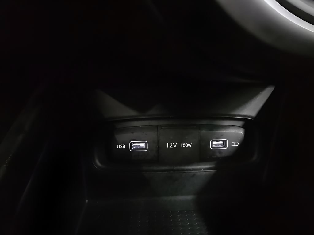 Used 2022 Hyundai Venue Limited FWD image 34