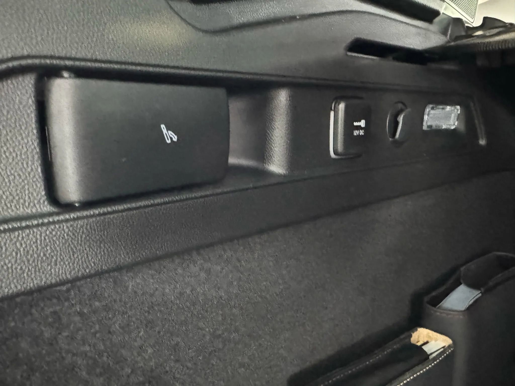 Used 2023 Maserati Grecale Trofeo image 23